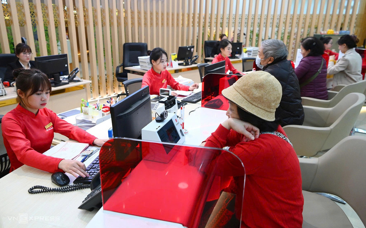 Điểm tin 6h: Đề xuất cho lao động trực tiếp tham gia hưu trí bổ sung | Phần lớn nước Mỹ báo động về đợt nắng nóng nguy hiểm