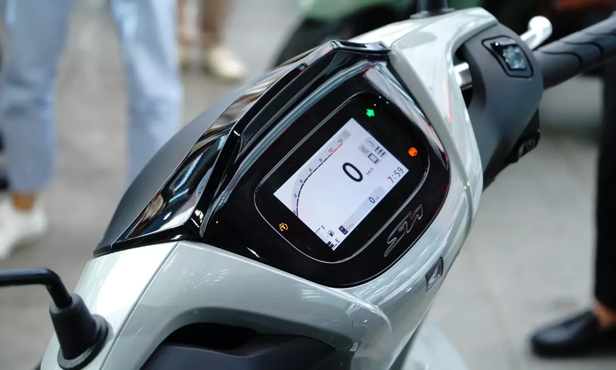 Gần 90.000 xe Honda SH lỗi màn hình