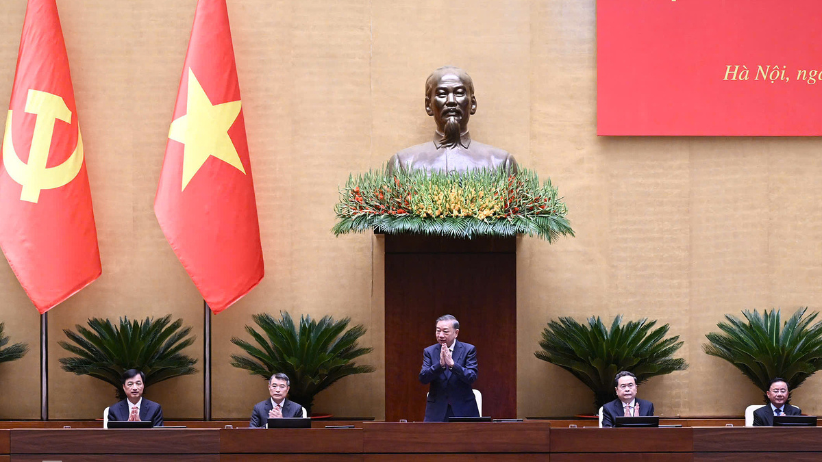 Bộ Chính trị yêu cầu sớm hoàn thiện đề án cải cách tiền lương