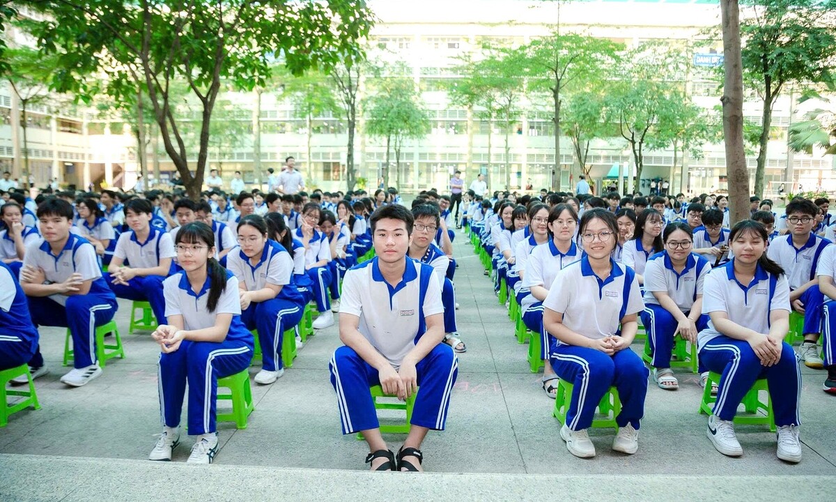 Một trường ở TP HCM có hai thủ khoa 30/30 điểm