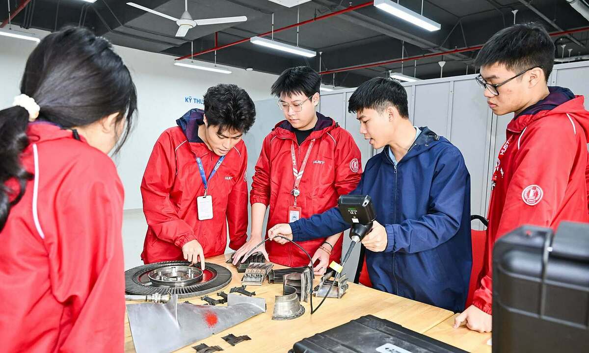 Bách khoa Hà Nội công bố 55 chương trình cấp học bổng 3,7-5,5 triệu đồng/tháng