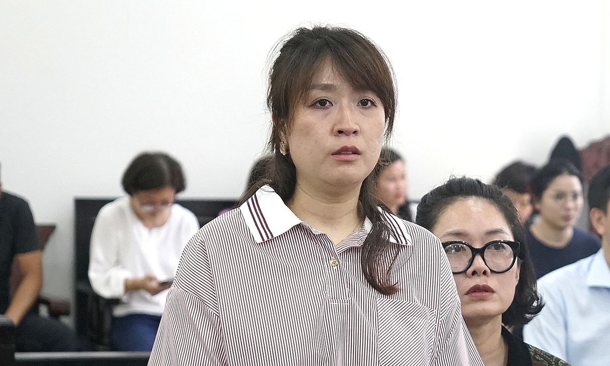Vụ giấu doanh thu 835 tỷ đồng: Trùm bán đồ hiệu online khai 'không biết phải đóng thuế'