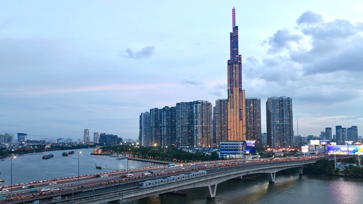 Lễ kỷ niệm 50 năm TP Sài Gòn - Gia Định mang tên Chủ tịch Hồ Chí Minh