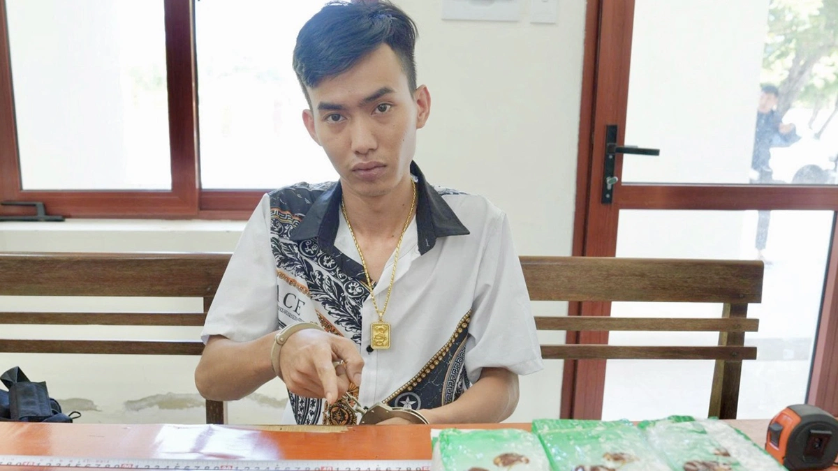 Tự nguyện 'nộp mình', giao 3 kg ma túy sau khi đồng phạm bị bắt