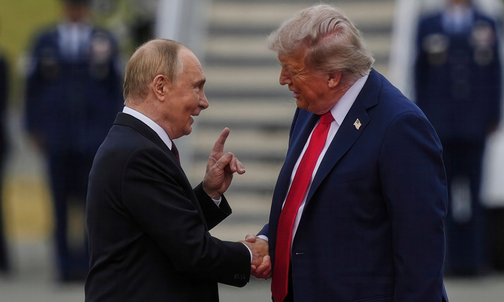 Tổng thống Putin (trái) và Tổng thống Trump tại Alaska hồi tháng 8/2025. Ảnh: AP