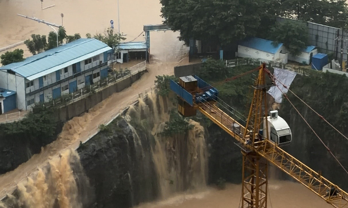 Mưa lớn gây vỡ hồ chứa, Nam Ninh phát cảnh báo cao nhất