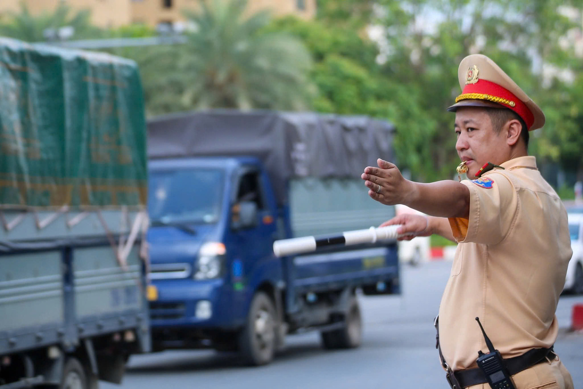 Hà Nội cấm phương tiện nhiều tuyến phố trung tâm trong 2 ngày
