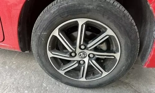 Lốp xe bơm căng hay để non nguy hiểm hơn?