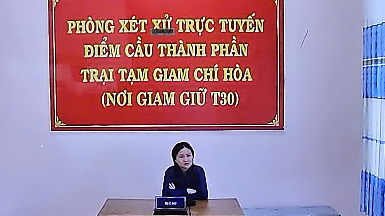 Người cứa cổ bạn trai vì ghen khai 'không kiểm soát được cảm xúc'