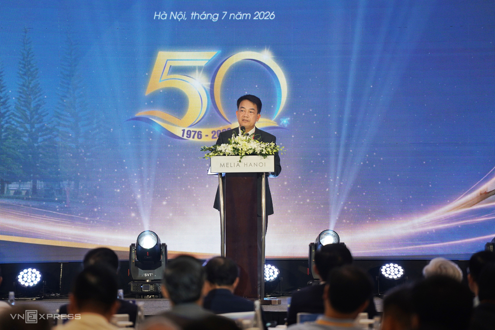 Director Tran Chi Thanh spoke at the 50th Anniversary of the establishment of the Vietnam Atomic Energy Institute (VinAtom), on the morning of July 7. Photo: Luu Quy