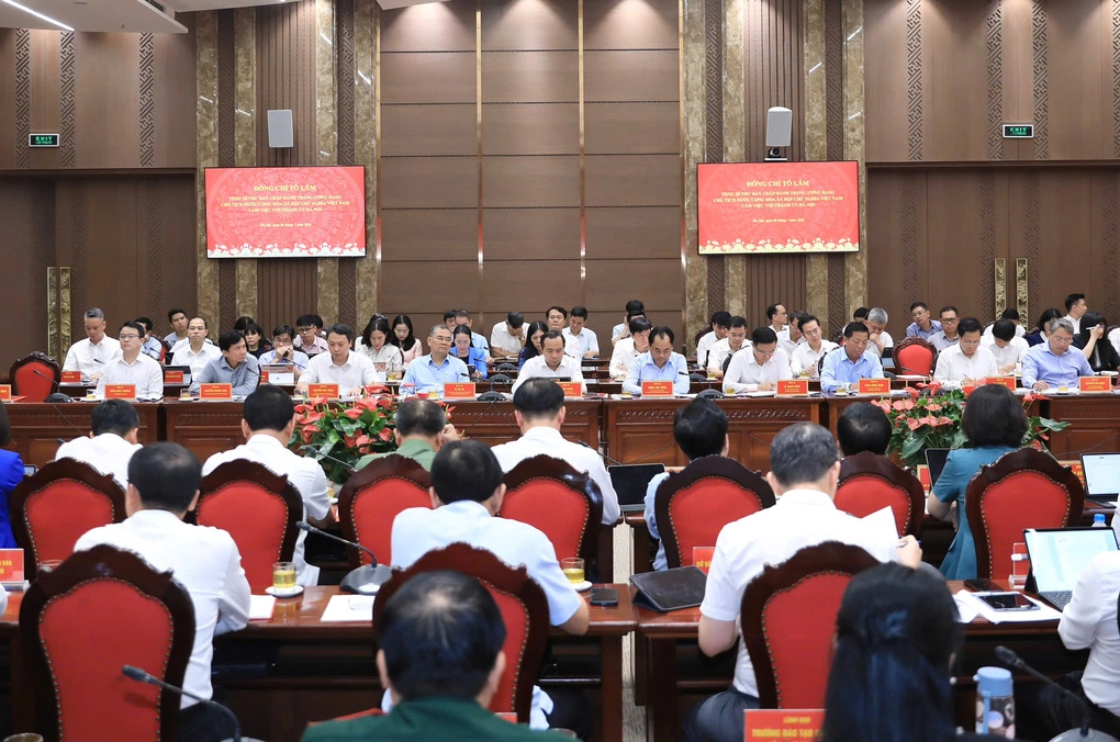 Delegates attended the meeting of the General Secretary and President of the country with Hanoi City. Photo: Quang Thai