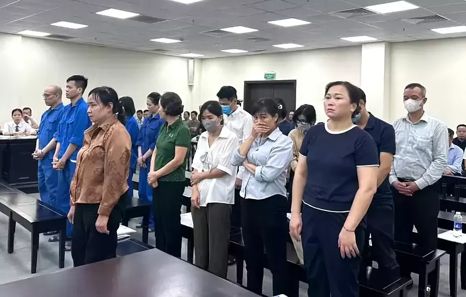 Các bị cáo tại tòa. Ảnh: Danh Lam