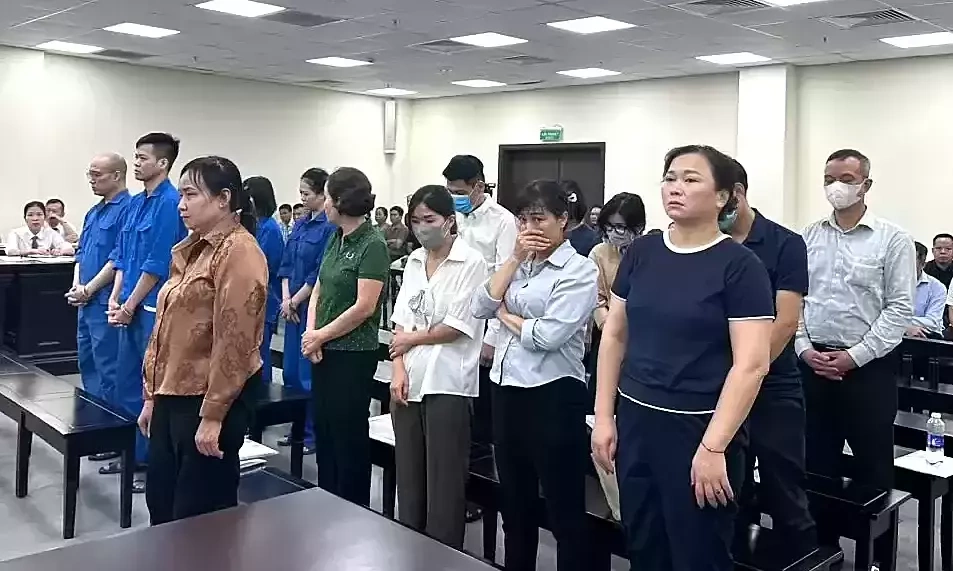 Loạt cựu cán bộ Sở Y tế Hà Nội nhận tiền, cấp phép sai 686 phòng khám, tiệm thuốc