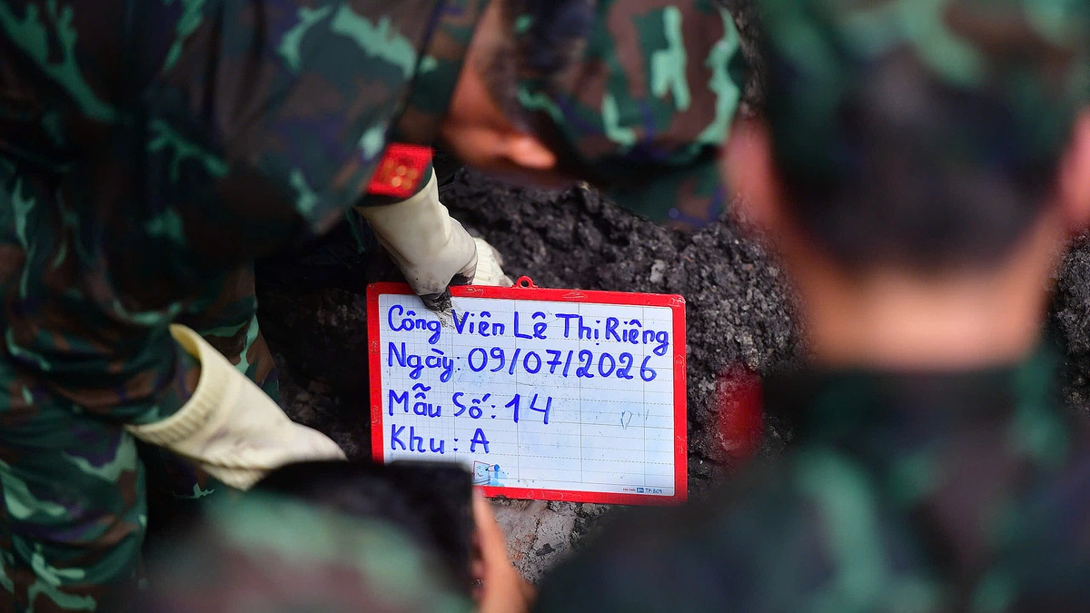 Phát hiện thêm 5 hài cốt liệt sĩ ở công viên Lê Thị Riêng