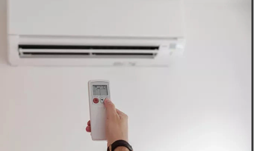 Mở máy lạnh 26 độ C kèm quạt nhưng tiền điện vẫn không giảm