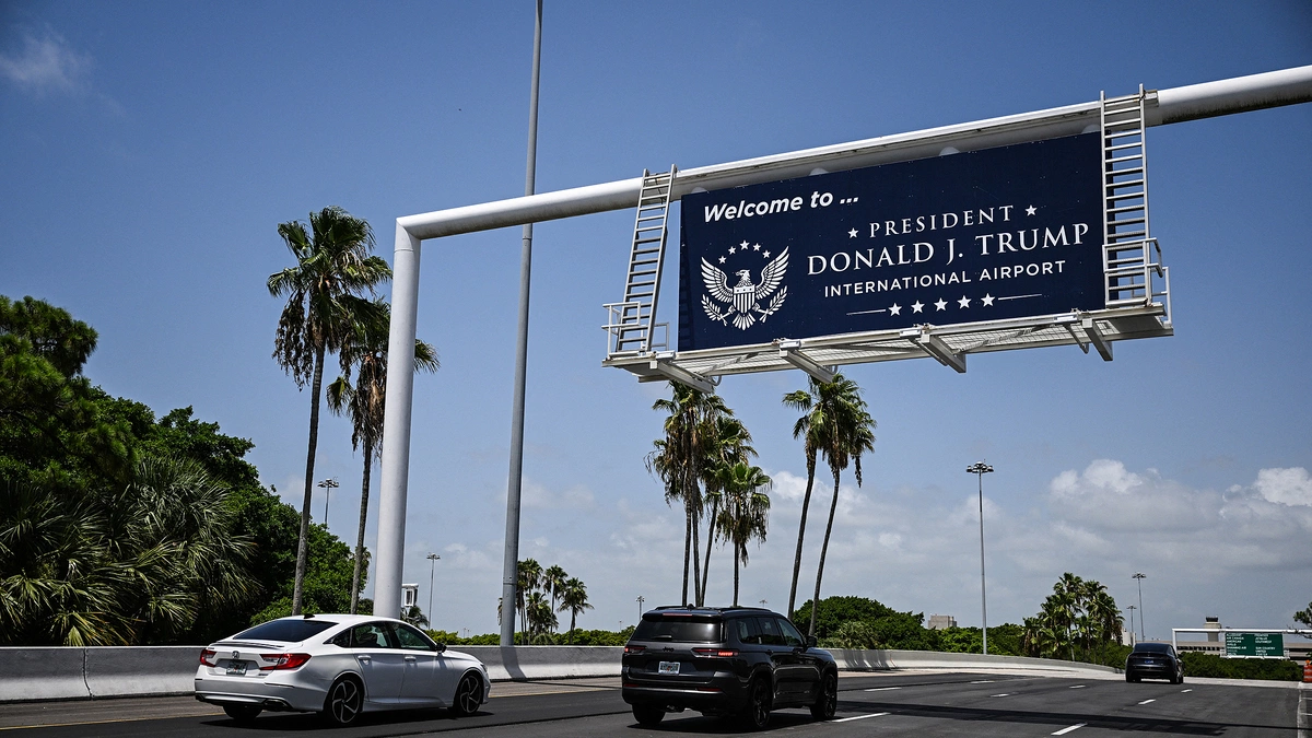 Sân bay ở Florida được đổi sang tên ông Trump