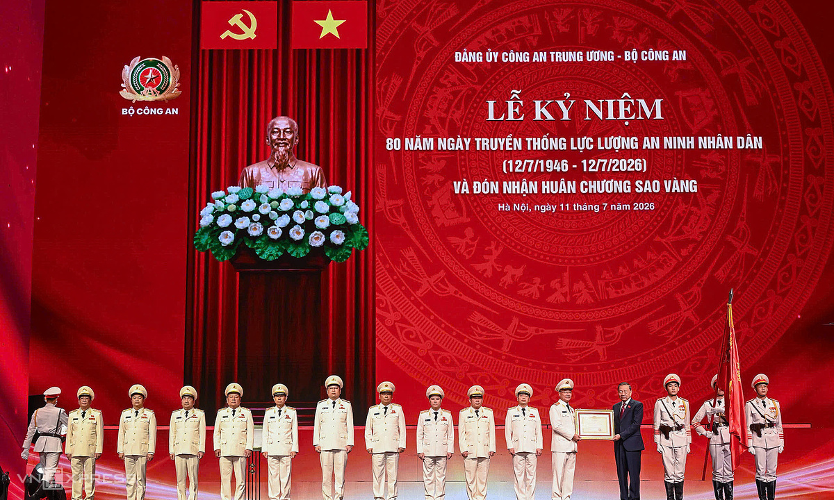 Lực lượng An ninh nhân dân nhận Huân chương Sao vàng lần thứ 4