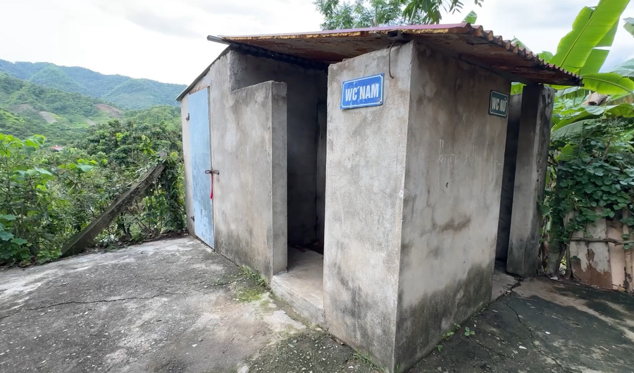 Aging school toilets leave students in Son La facing poor sanitation