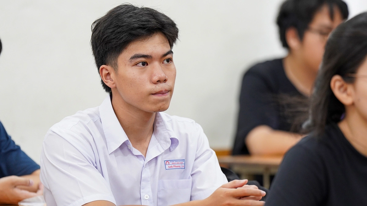 Chi tiết điểm sàn, độ lệch điểm chuẩn các tổ hợp của Đại học Sư phạm TP HCM 2026