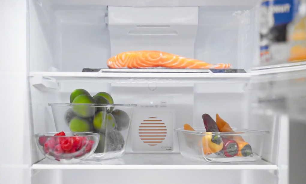 The Cooling Zone can store meat and fish for 1-3 days while still ensuring nutrients, and can be cooked immediately without defrosting. Photo: Toshiba
