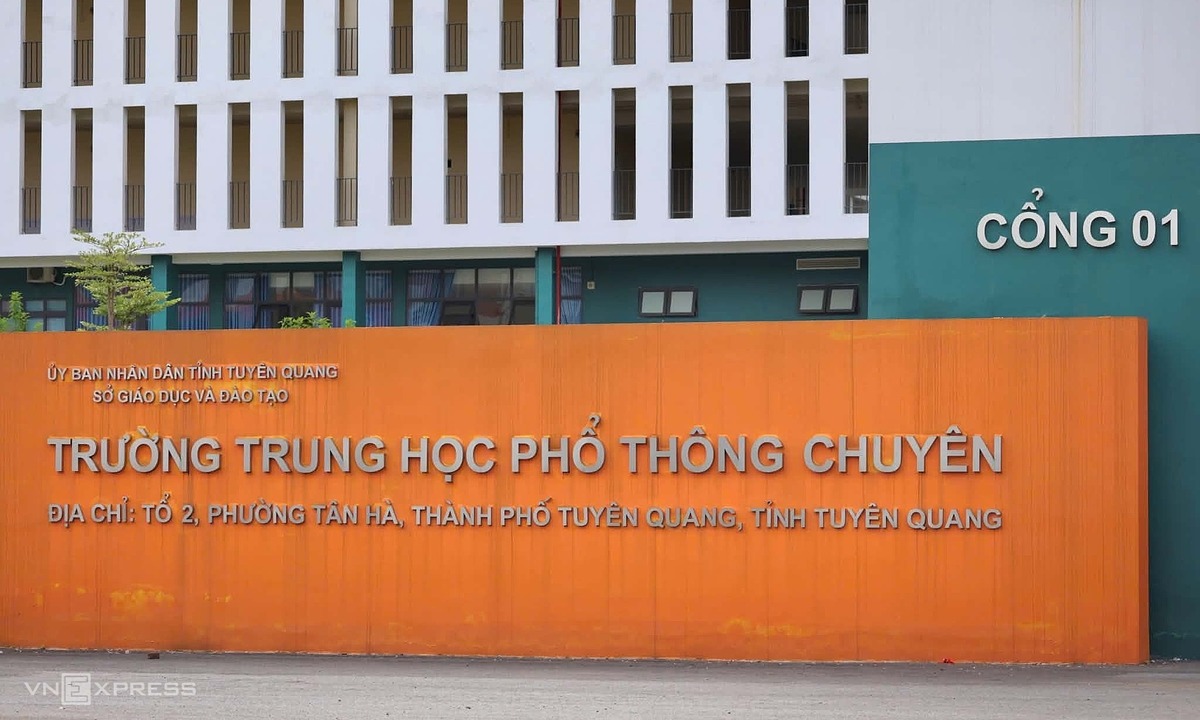 Hơn 320 học sinh chuyên Tuyên Quang được đăng ký xét tuyển đại học