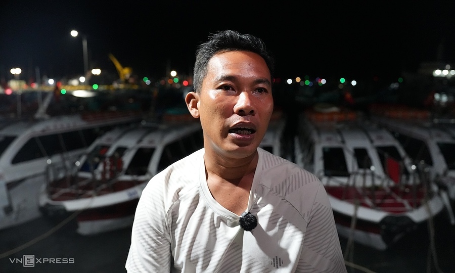 Rescuers brave towering waves to save Indian tourists in deadly Phu Quoc speedboat accident