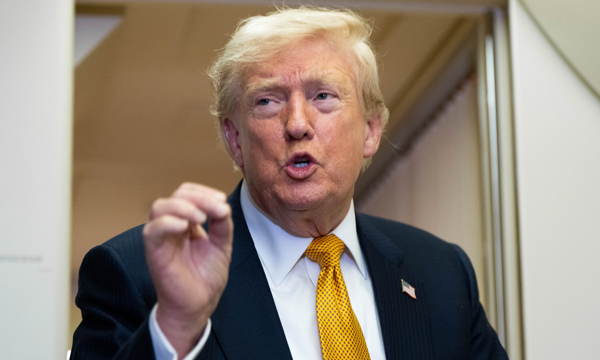 Ông Trump dọa tập kích cơ sở hạt nhân 'bất khả xuyên phá' của Iran - Báo VnExpress