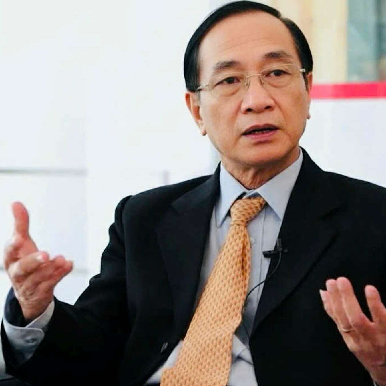 'Không thể bẻ lái chính sách thi cử bằng một vụ việc'