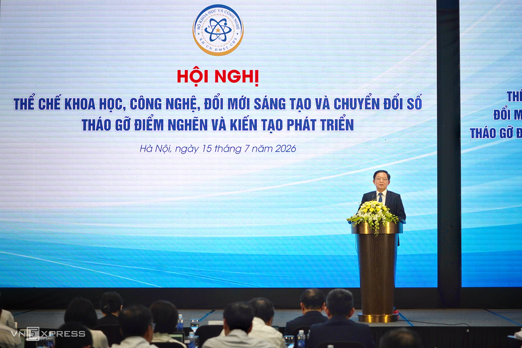 Phó thủ tướng Hồ Quốc Dũng tại Hội nghị Thể chế KHCN, ĐMST và CĐS tháo gỡ điểm nghẽn và kiến tạo phát triển, ngày 15/7/2026. Ảnh: Lưu Quý