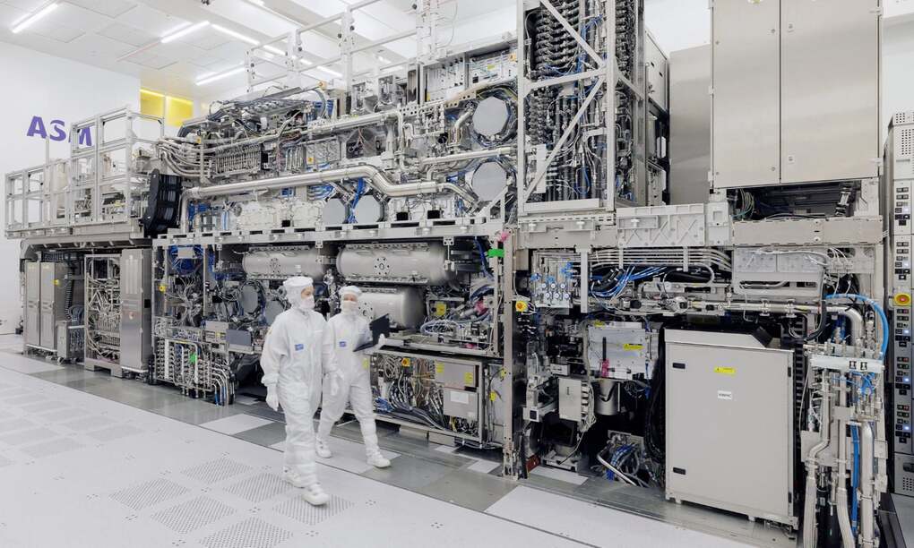 A Core Ultra Series 3 chip model. Photo: Intel
