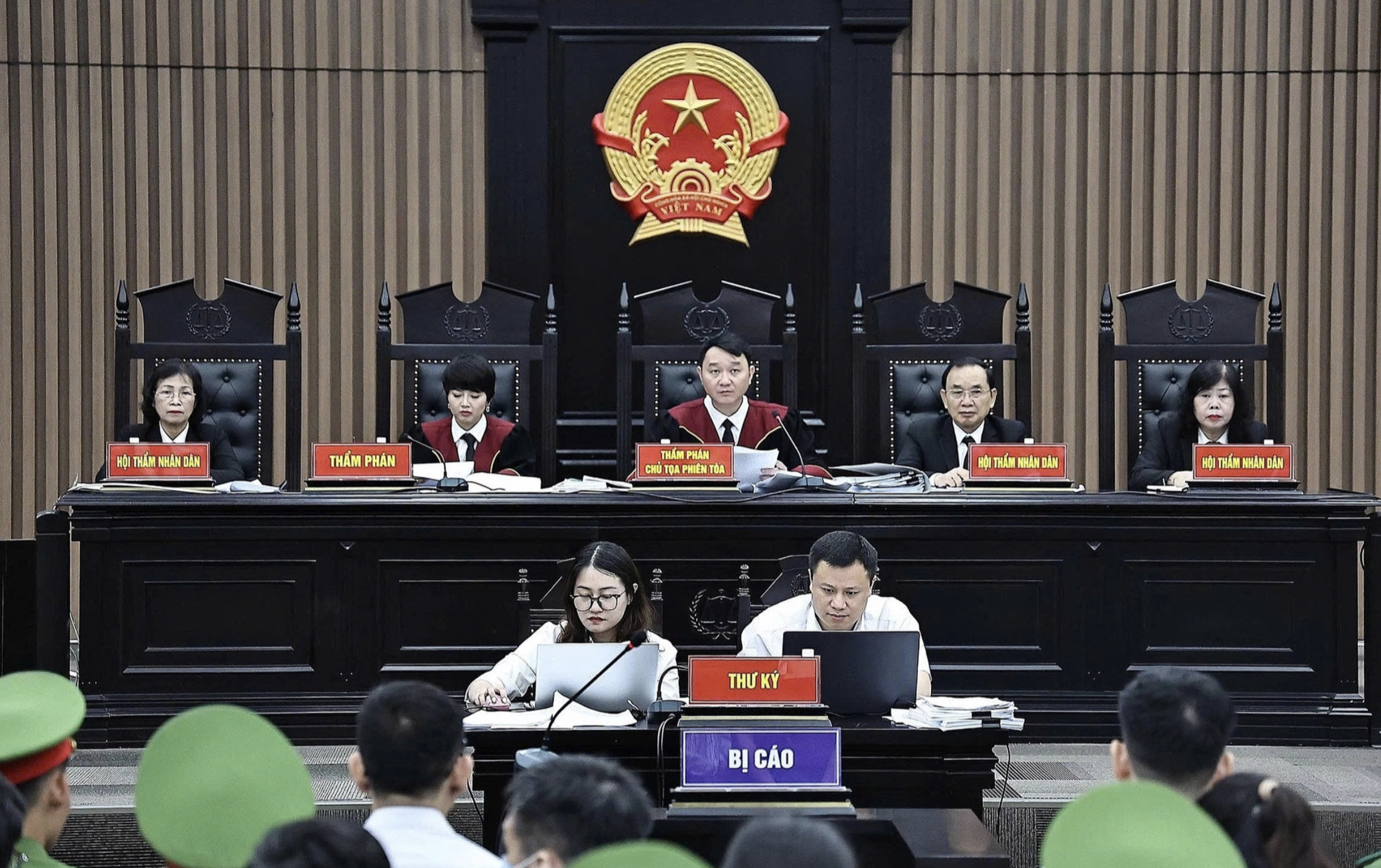 Điểm tin 6h: Tội phạm kinh tế có thể được miễn trách nhiệm hình sự | PNJ tính thuê đơn vị quốc tế kiểm định độc lập về kim cương