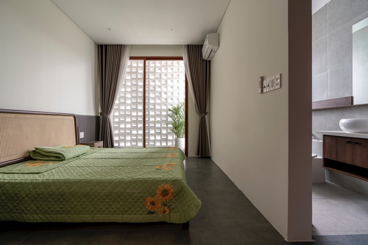 Nhà phố lệch tầng thích nghi khí hậu biển Đà Nẵng