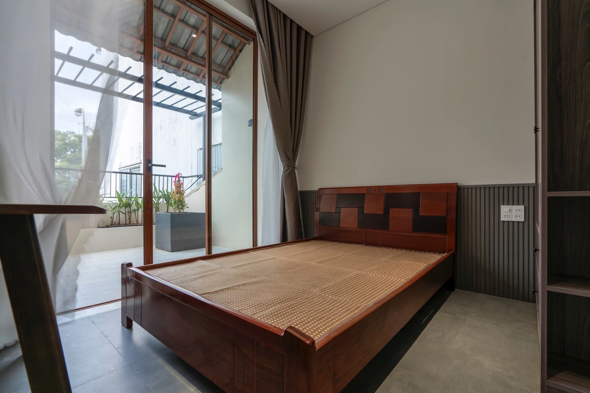 Nhà phố lệch tầng thích nghi khí hậu biển Đà Nẵng