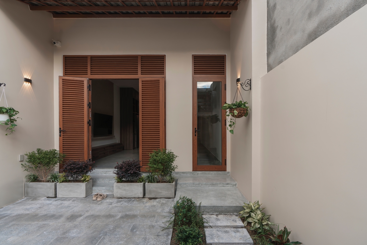 Nhà phố lệch tầng thích nghi khí hậu biển Đà Nẵng