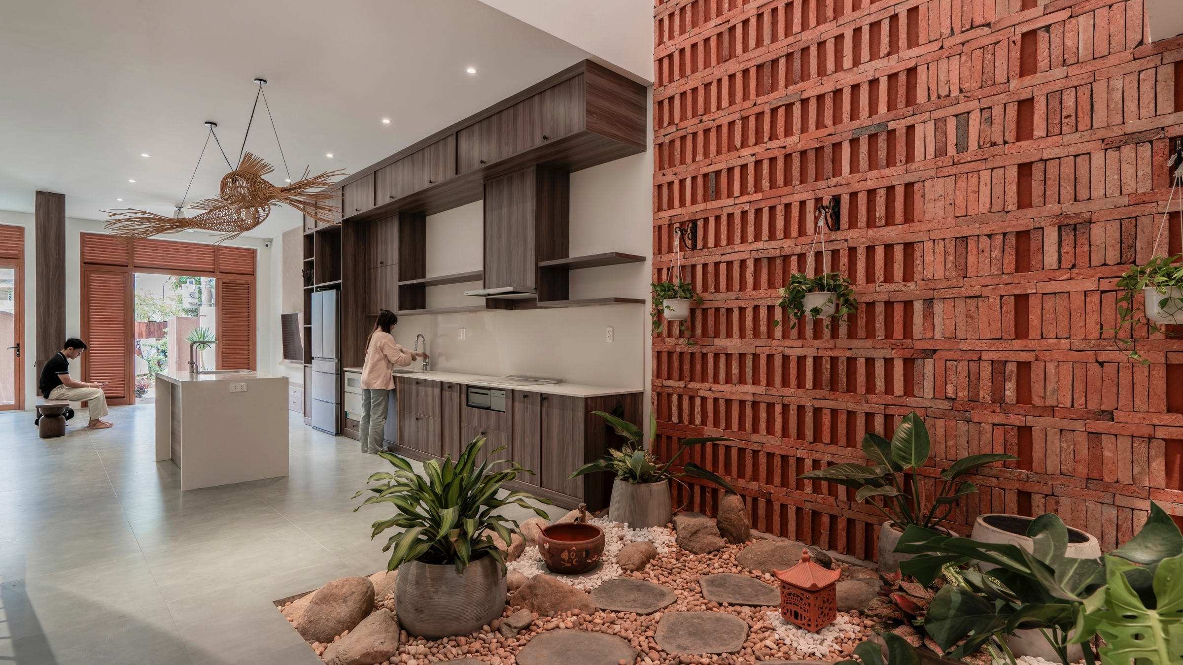 Nhà phố lệch tầng thích nghi khí hậu biển Đà Nẵng