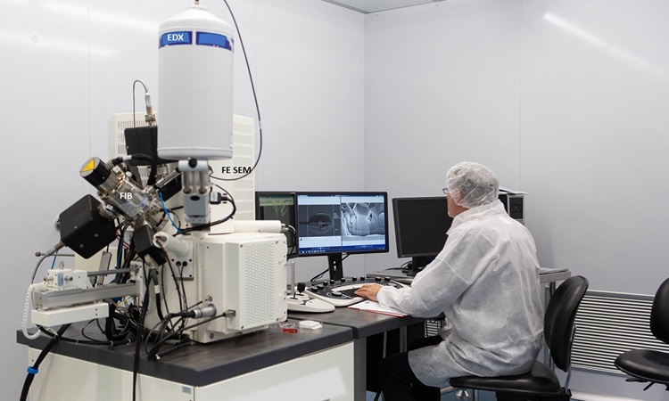 FIB systems are not suitable for large-scale industrial production. Photo: Physical World