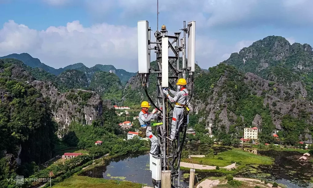 A Viettel mobile broadcasting station. Photo: Tho Tran