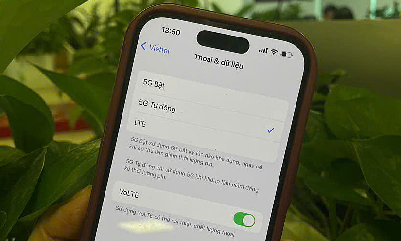 Button to enable VoLTE feature on a phone. Photo: Cam Thuy