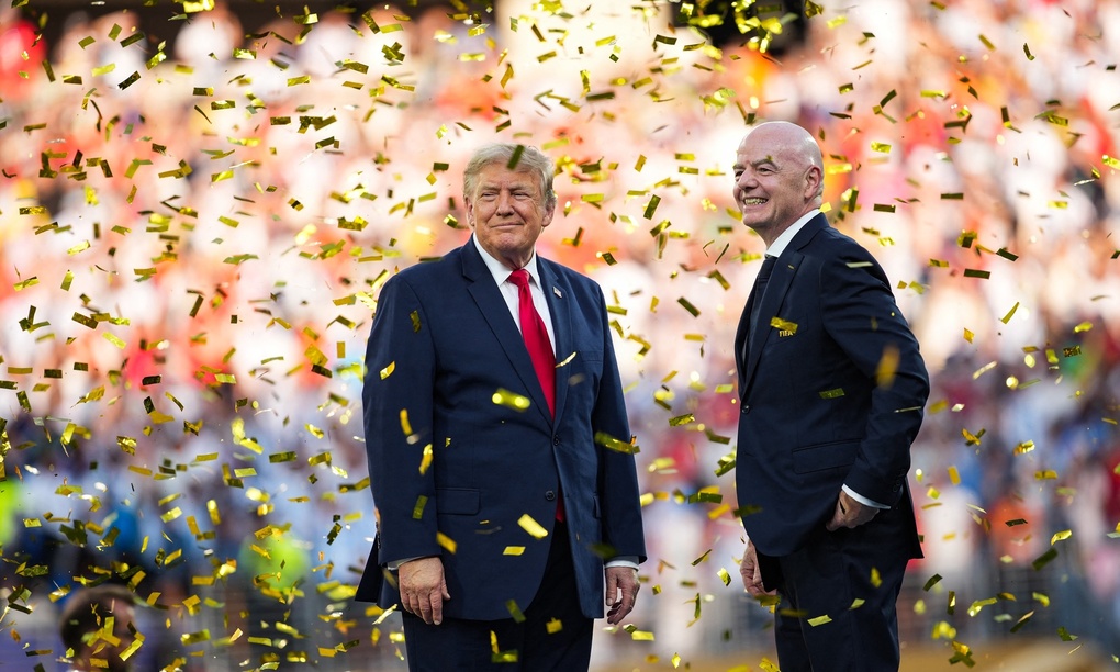 Tổng thống Donald Trump và Chủ tịch FIFA Gianni Infantino tại Chung kết World Cup 2026 Tổng thống Donald Trump và Chủ tịch FIFA Gianni Infantino sau trận chung kết World Cup 2026 ngày 19/7