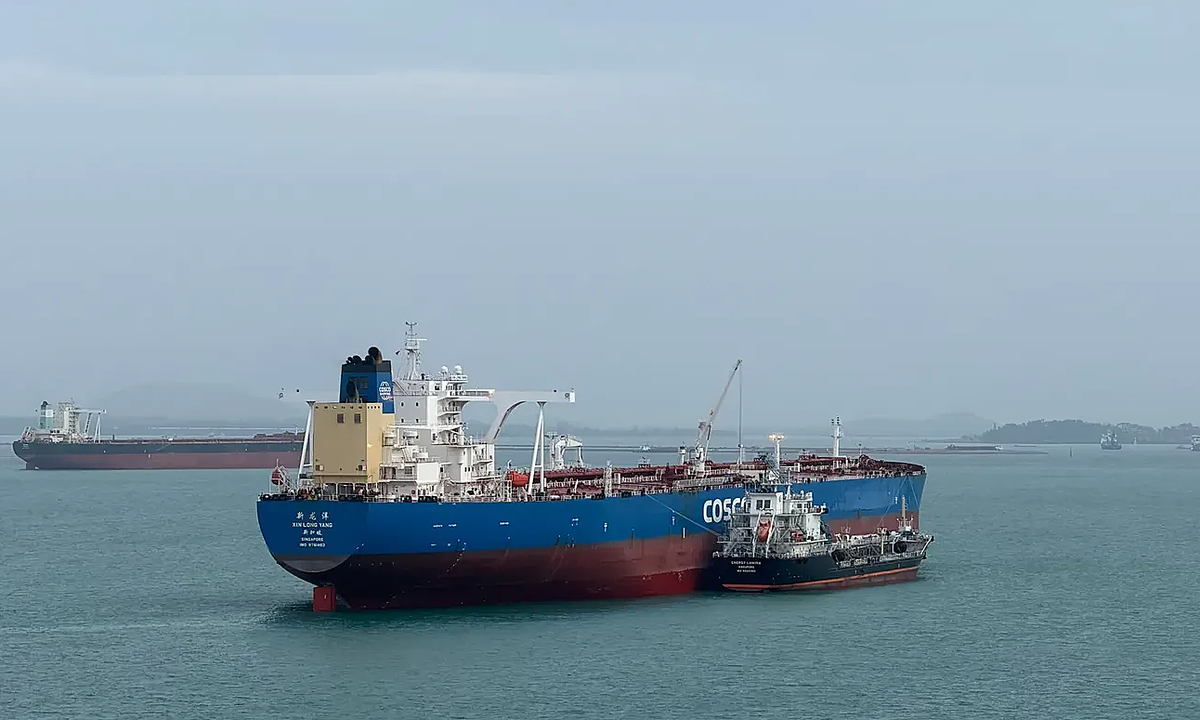 Loạt tàu dầu chuyển hướng sau lệnh phong tỏa của Houthi