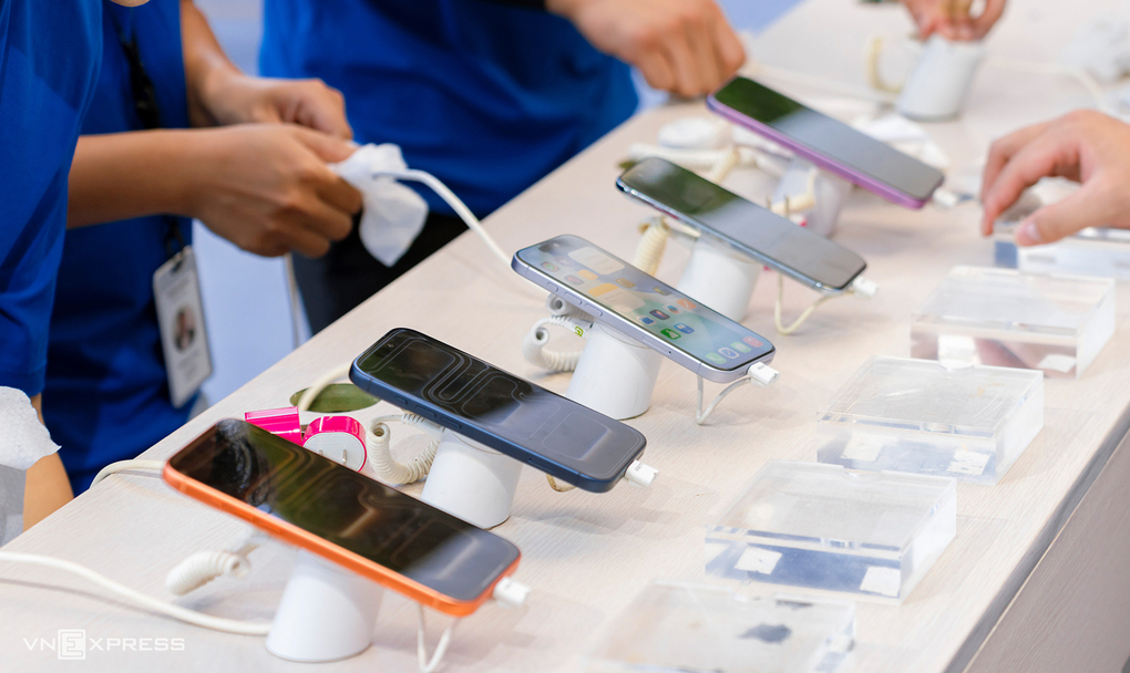 Nhà bán lẻ Việt lo iPhone sớm tăng giá