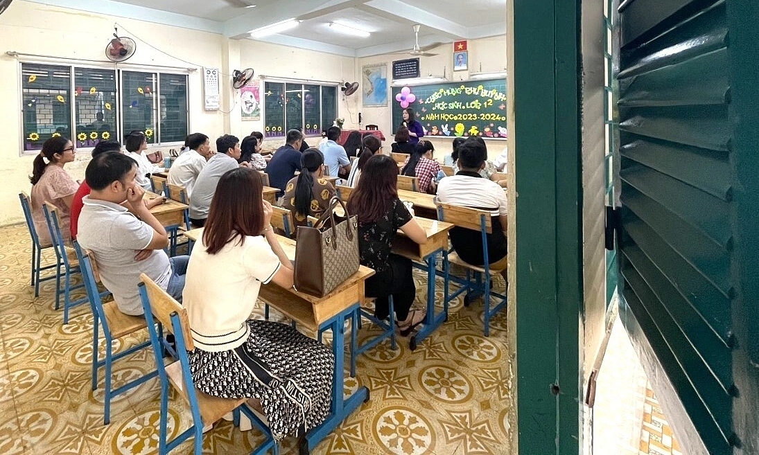 'Quỹ phụ huynh 5 triệu một năm chủ yếu chi cho giáo viên, ban giám hiệu'