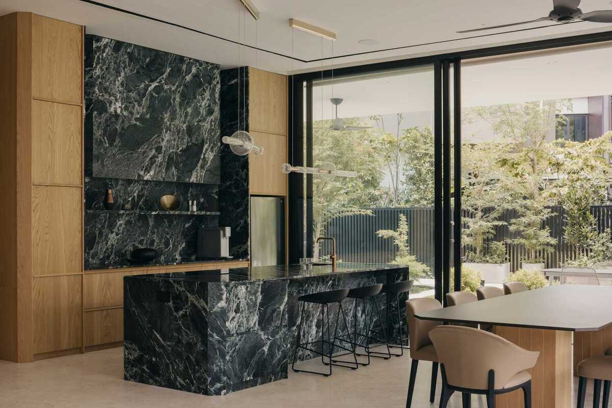 Biệt thự 900 m2 'ôm' bể bơi dài 25 m ở trung tâm Singapore