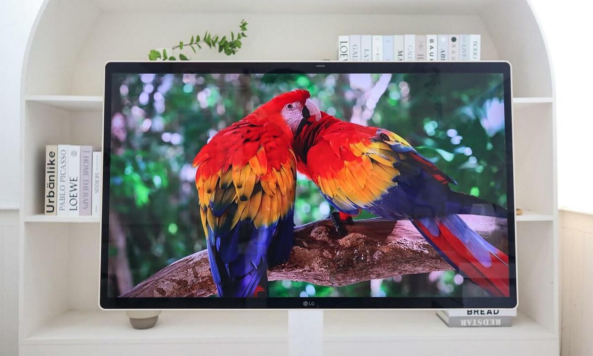 LG Swing - thiết bị giải trí xoay đa hướng, độ phân giải 4K