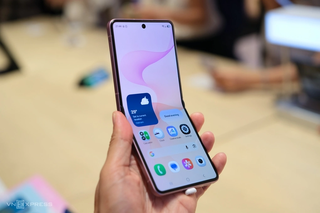 Điểm nhấn trong loạt điện thoại, đồng hồ Samsung vừa ra mắt