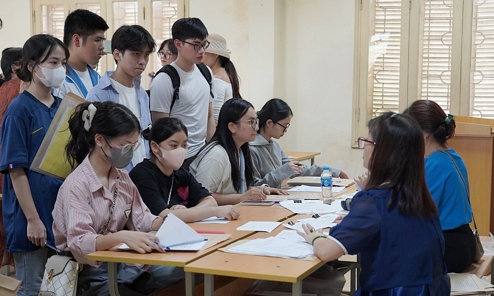 Tôi là giảng viên xưng hô 'anh - em' với sinh viên