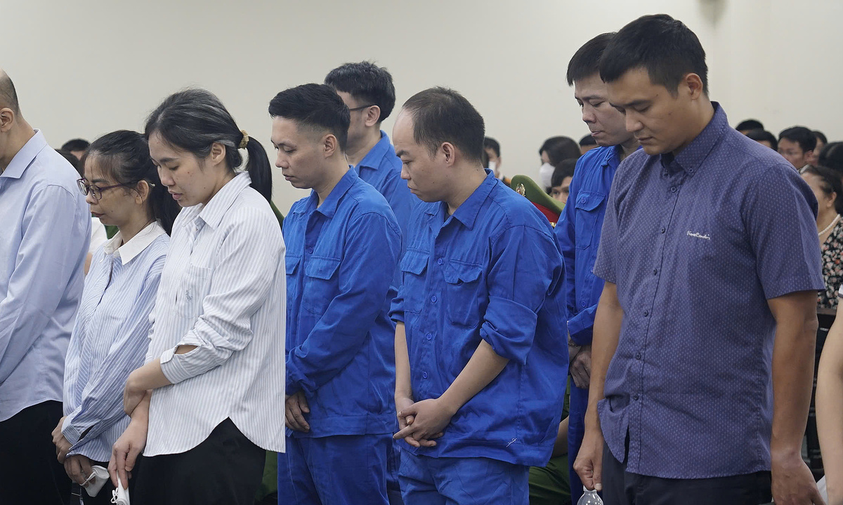 Chủ MediUSA khai cán bộ công an 'chìa điện thoại' cho xem tin nhắn mật