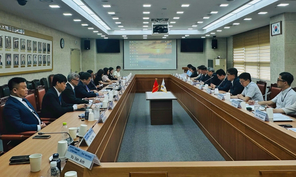 Buổi làm việc giữa đoàn Bộ Khoa học và Công nghệ và Cơ quan Công nghệ và Tiêu chuẩn Hàn Quốc, ngày 27/7. Ảnh: MST
