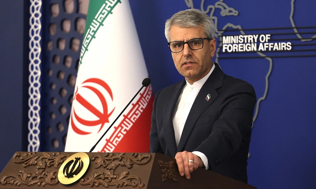 Người phát ngôn Bộ Ngoại giao Iran Esmaeil Baqaei trong cuộc họp báo hàng tuần tại thủ đô Tehran hôm 10/2. Ảnh: AFP
