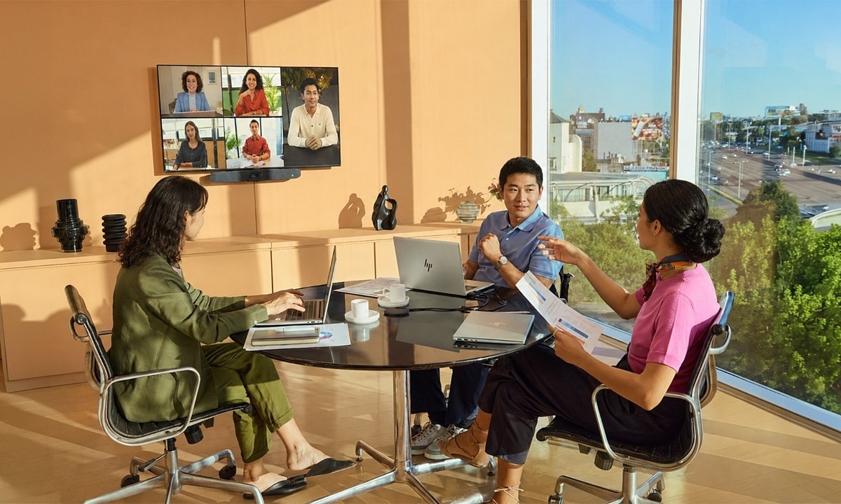 HP Poly Studio V12 hỗ trợ họp trực tuyến trong không gian nhỏ